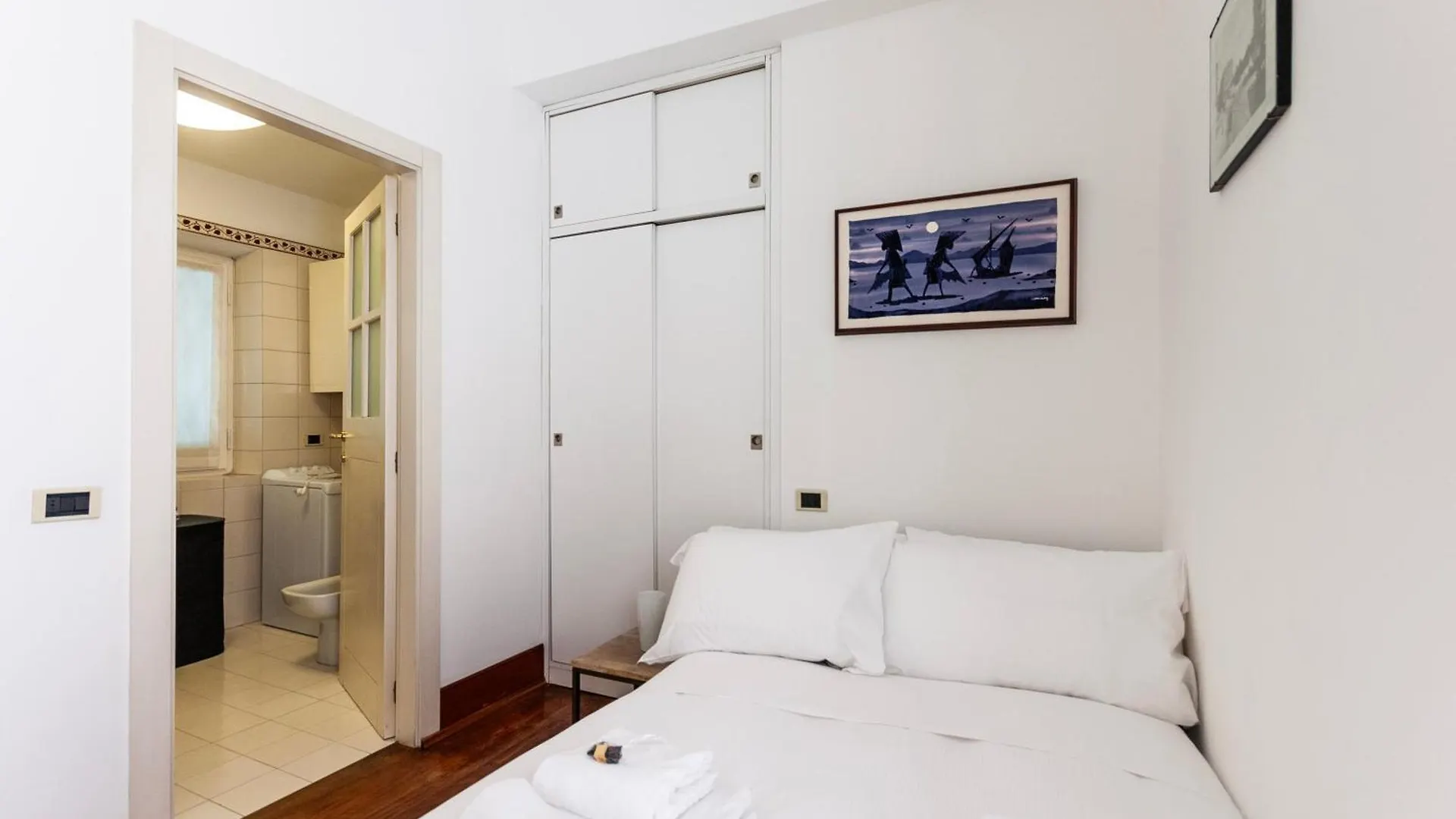Youhosty - Montenapoleone Noble Flat Milan Italy
