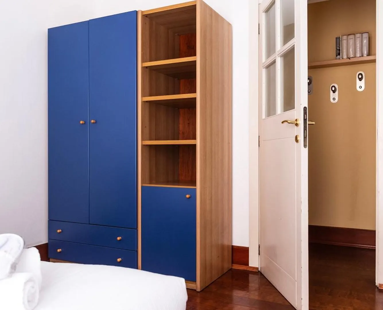 Apartment Youhosty - Montenapoleone Noble Flat Milan Italy