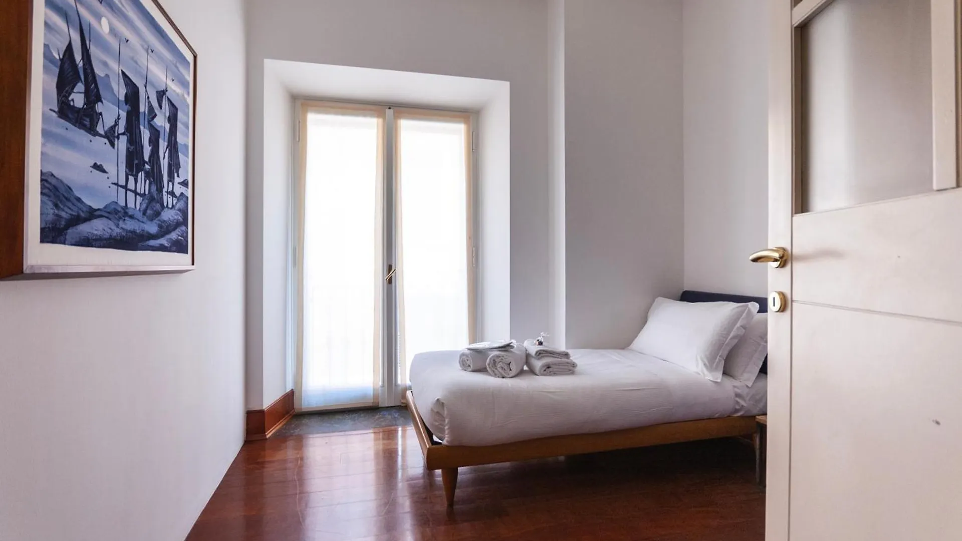 Youhosty - Montenapoleone Noble Flat Milan Italy