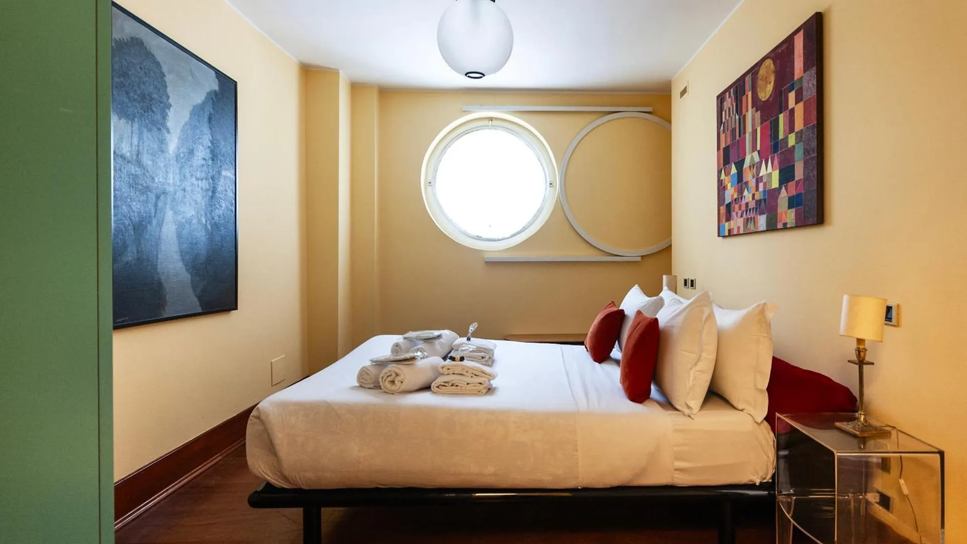 Youhosty - Montenapoleone Noble Flat Milan 0*,  Italy